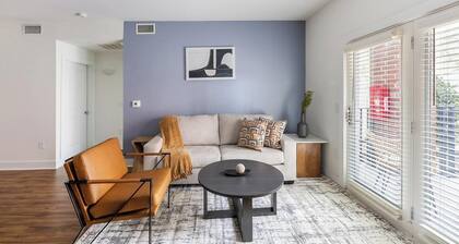 Landing | Modern 2BD, Rooftop Lounge, Courtyard