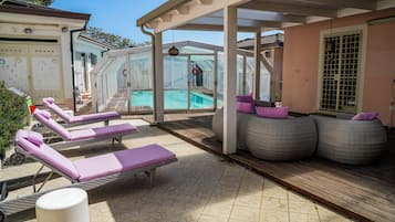 Villa, patio, vue jardin | Piscine