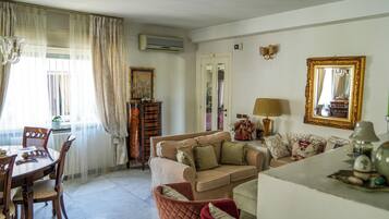 Villa, patio, vue jardin | Coin séjour