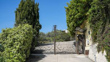 Villa, patio, vue jardin | DĂ©tail de lâextĂ©rieur