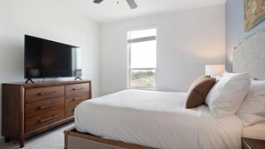 Desk, iron/ironing board, WiFi, bed sheets - Landing | Chic 1BD, Gym, Clubhouse (Lockhart)