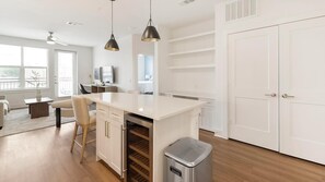 Interior - Landing | Beautiful 1BD in Downtown Roanoke (Fort Worth)