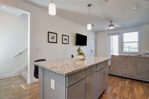 Interior - 3 BR 2 Bath Townhouse w 2 car garage (Pelham)