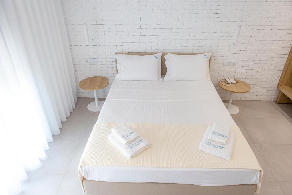 Suite Superior, balcone, vista mare | Una cassaforte in camera, insonorizzazione, ferro/asse da stiro