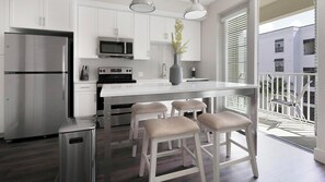 Fridge, dining tables - Landing | Beautiful 1BD, Gym (Fort Myers)
