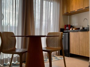 豪華套房 | 高級寢具、免費 Wi-Fi、床單