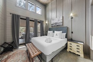 Iron/ironing board, free WiFi, bed sheets - Rowdy Creek Pines Retreat & Hot Tub (Broken Bow)