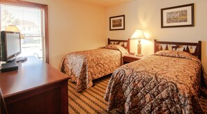 Free WiFi, bed sheets - 1-Bed Loft Condo w/ Full Kitchen + Hot Tub Access (Steamboat Springs)