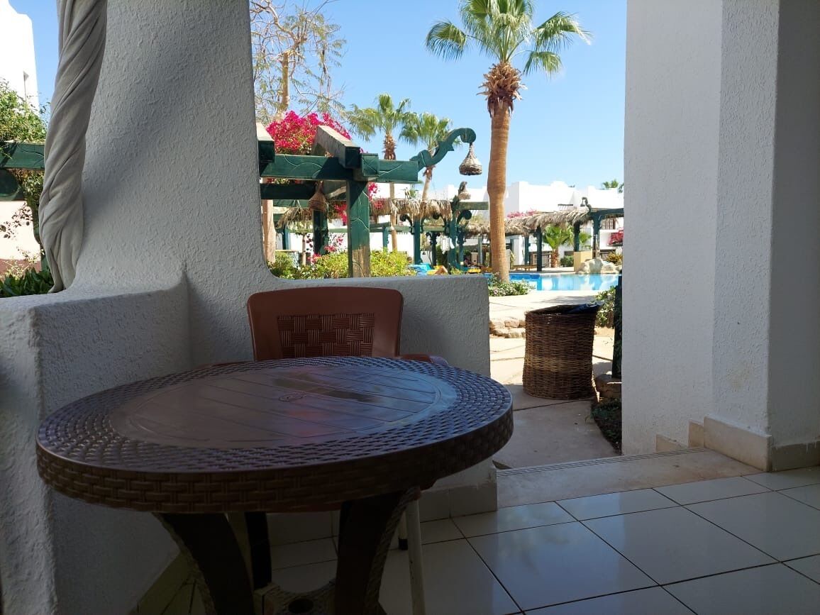 تناول الطعام بالخارج