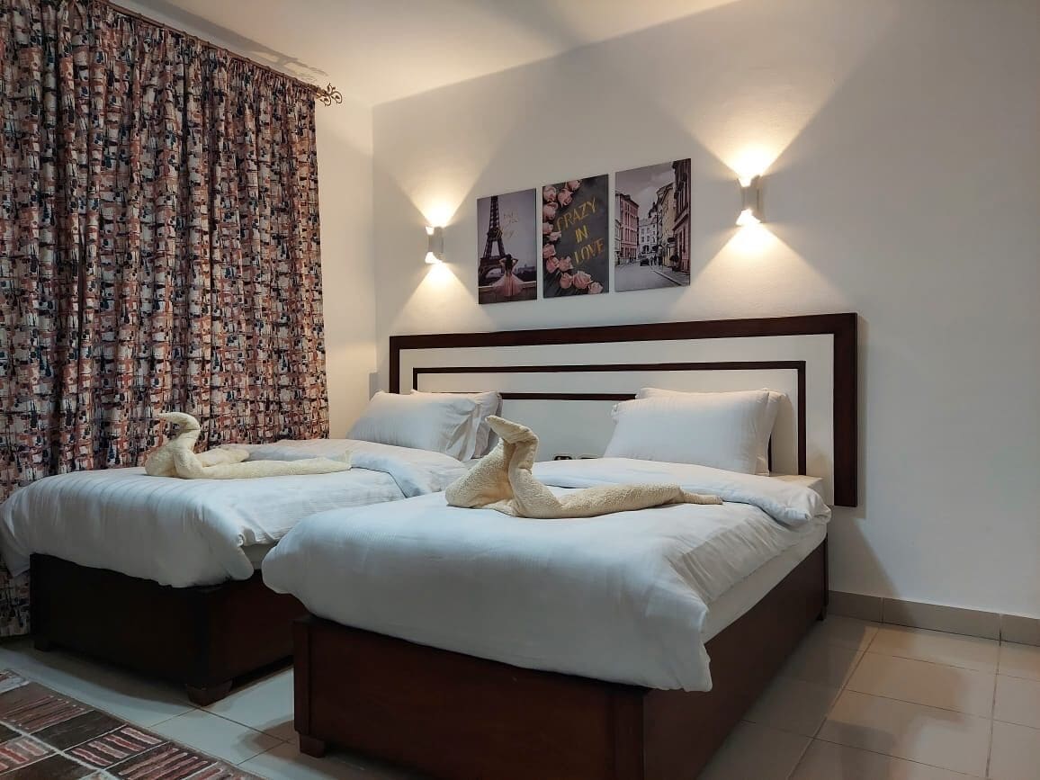 1 chambre, fer et planche à repasser, Wi-Fi gratuit, draps fournis