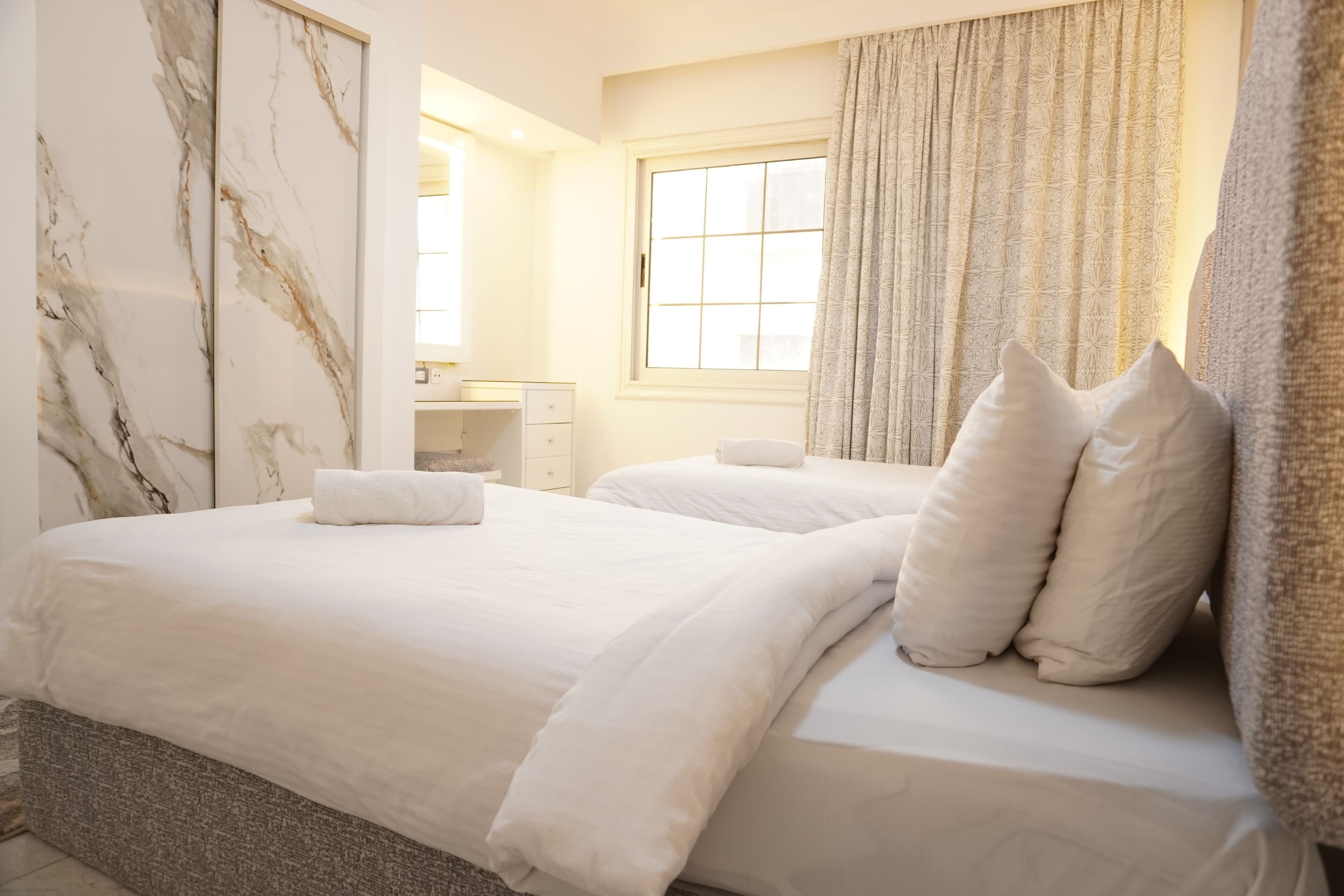 2 chambres, fer et planche à repasser, Wi-Fi, draps fournis