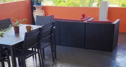 Spacious 2-bedroom apartment in Sint Eustatius with beautiful sunset views