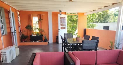 Spacious 2-bedroom apartment in Sint Eustatius with beautiful sunset views