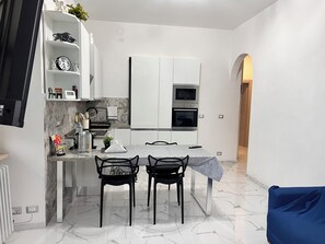 Dining - Chic and Cozy Apartment with Parking Space (Torino)