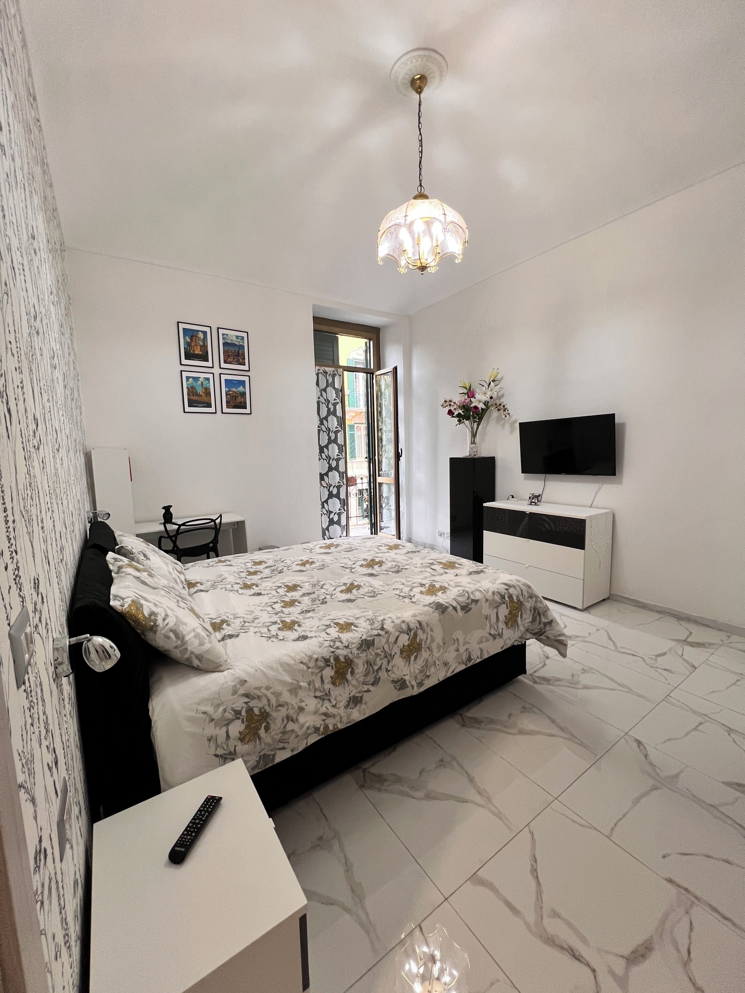 Fer et planche à repasser, accès Internet, draps fournis