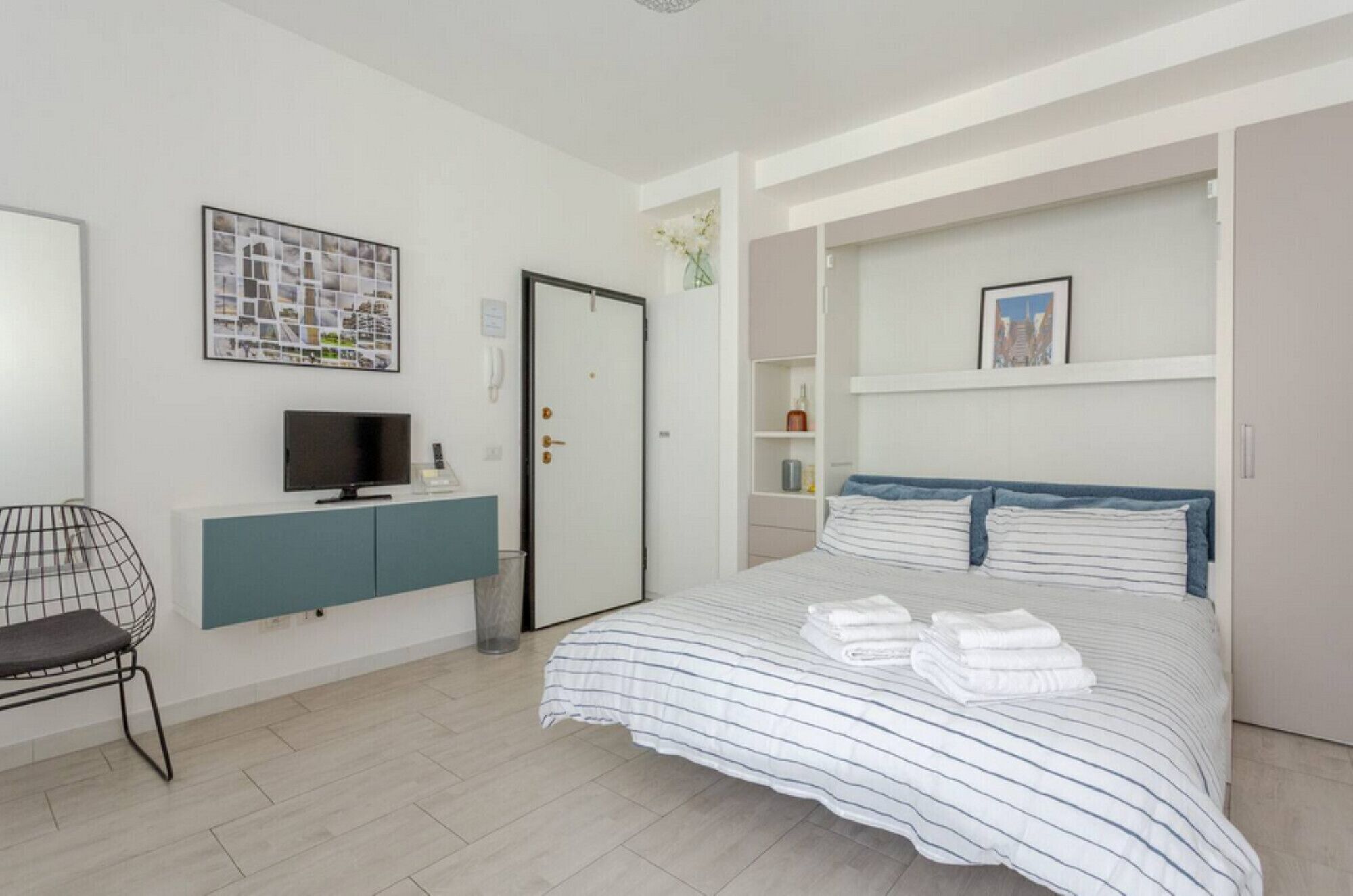 Iron/ironing board, free WiFi, bed sheets