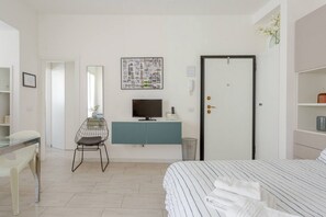 1 bedroom, iron/ironing board, free WiFi, bed sheets - Bnbest Arco Chic 2 pax (Milano)