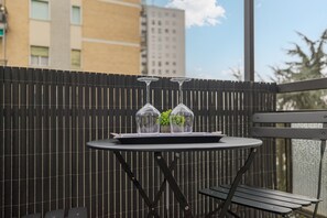 Outdoor dining - Bnbest Marco D'Agrate apartment 2 pax (Milano)