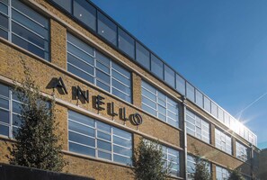Exterior detail - Chic and Modern Camden Town Apartment (Greater London)