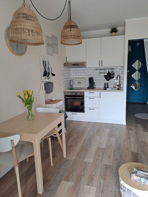 Fridge, microwave, oven, coffee/tea maker - Studio air conditioning + wifi (Mollans-sur-Ouvèze)