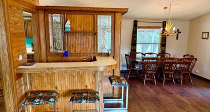 Whispering Pines Cabin, Peaceful Forest Getaway
