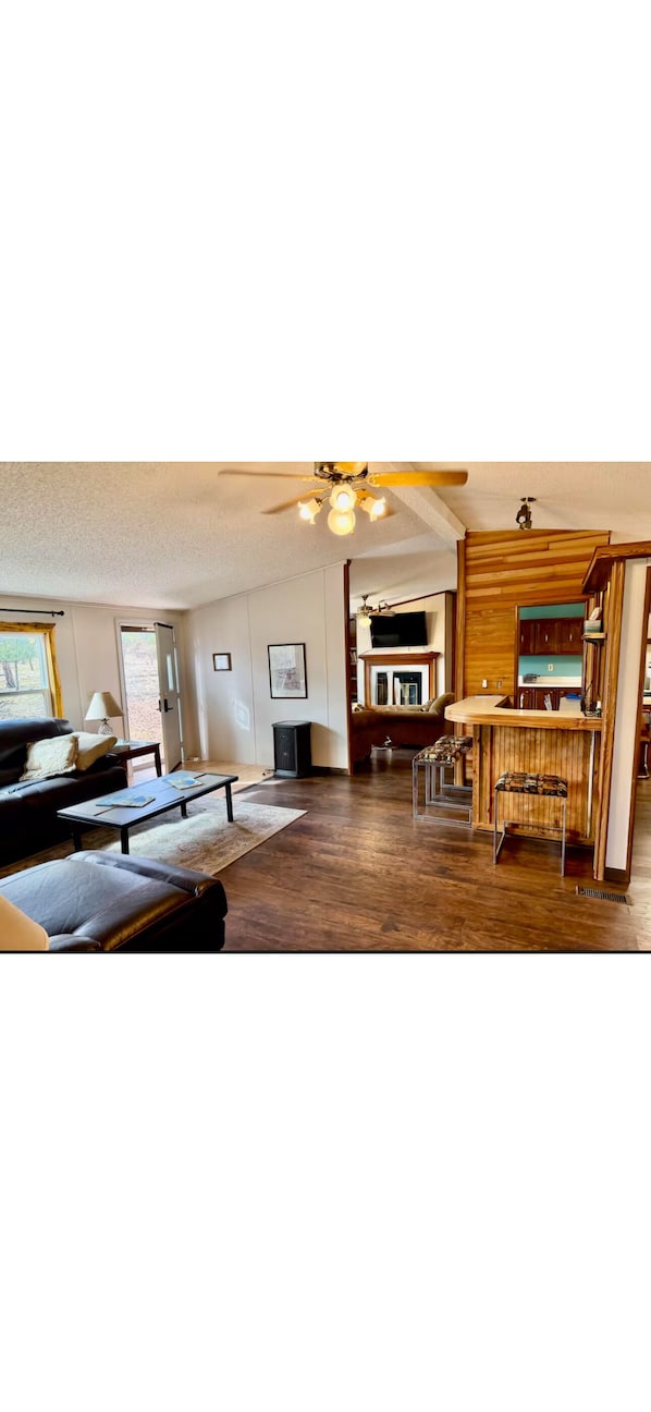 Living area - Whispering Pines Cabin, Peaceful Forest Getaway (Cloudcroft)