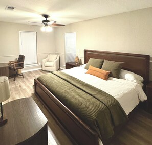 3 habitaciones, escritorio, tabla de planchar con plancha y wifi gratis 
