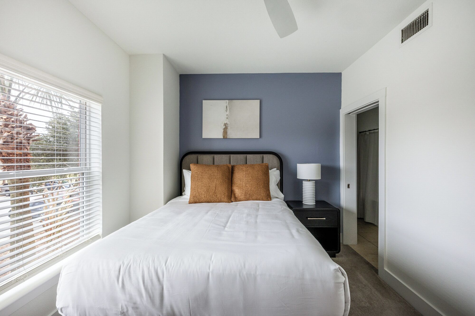 Apartemen (2 Bedrooms) | 2 kamar tidur dan didekorasi berbeda-beda