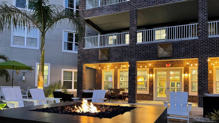 Landing Apartments near Edison Park Historic District