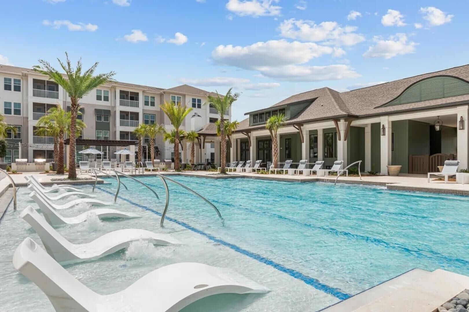 Outdoor pool, free cabanas