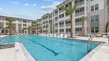 Outdoor pool, free cabanas