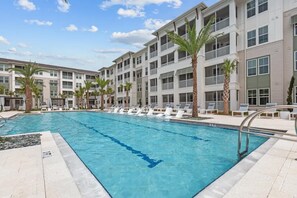Outdoor pool, free cabanas - Landing Apartments at Perdido Key Beach Coast (Pensacola)