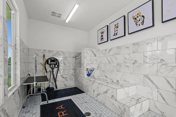 Pet-friendly amenities - Landing Apartments at Perdido Key Beach Coast (Pensacola)