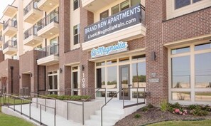 Exterior - Landing Apartments Downtown Roanoke (Roanoke)