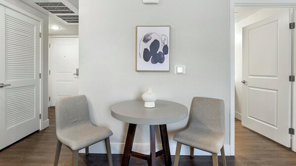 Apartment (1 Bedroom) | Private kitchen | Fridge, coffee/tea maker - Landing Apartments Downtown Roanoke (Roanoke)