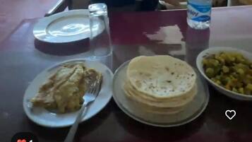Alimentos y bebidas