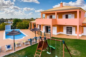Pool - Villa da Horta, a beautiful extensive villa in a peaceful location (Alcantarilha)