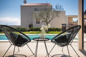 Terrace/patio - Villa Desire Belvedere: Relaxing Garden & Pool Retreat Near Novigrad (Novigrad)