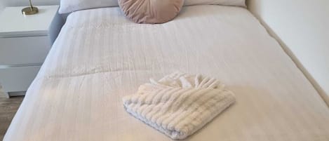 Comfort Apartment, Private Bathroom | Laptop workspace, iron/ironing board, free WiFi, bed sheets