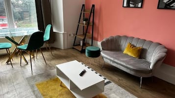 Deluxe Apartment, 1 Double Bed with Sofa bed, Kitchen | Living area