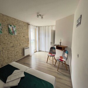 Iron/ironing board, WiFi