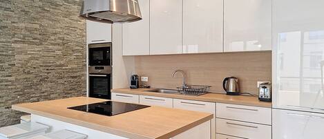 Fridge, microwave, oven, dishwasher