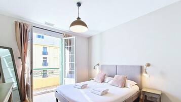 2 chambres, fer et planche Ă repasser, Wi-Fi gratuit, draps fournis