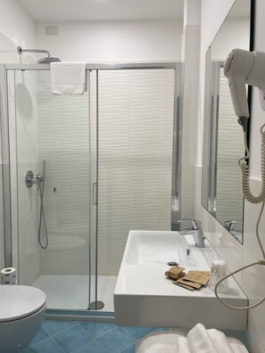 Studio | Bathroom - Tizi Apartments Porto (Maiori)