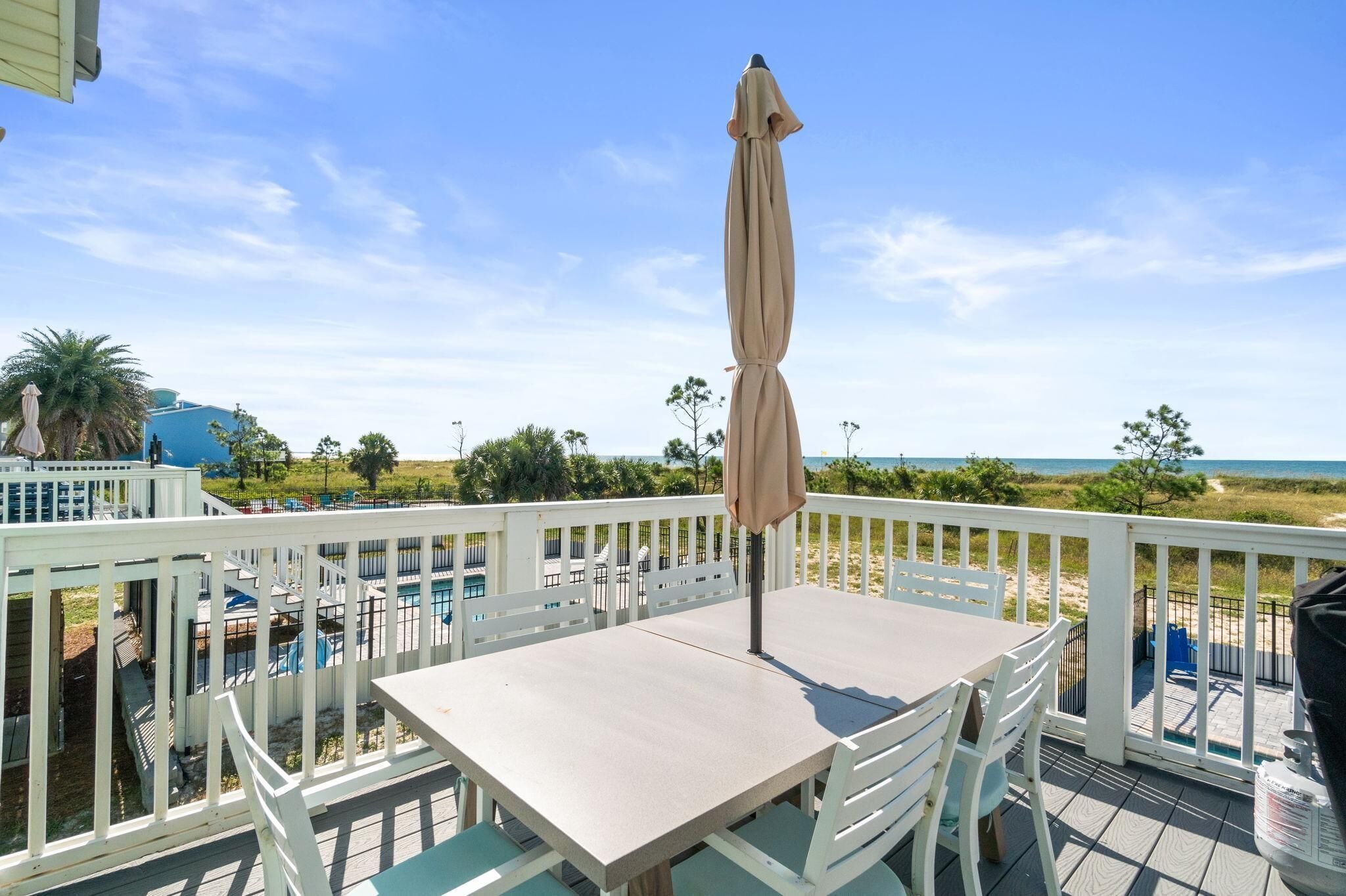 하우스, 침대(여러 개) (All Decked Out) | 야외 식당