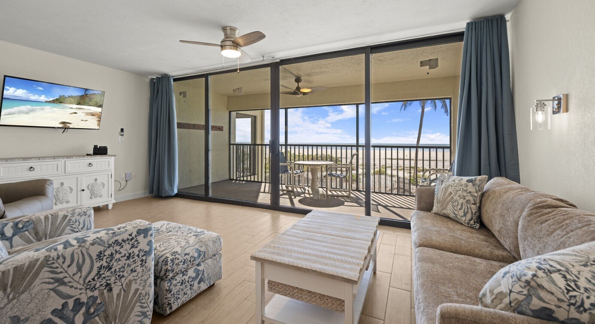 Standard-huoneisto, rantanäköala | Oleskelualue