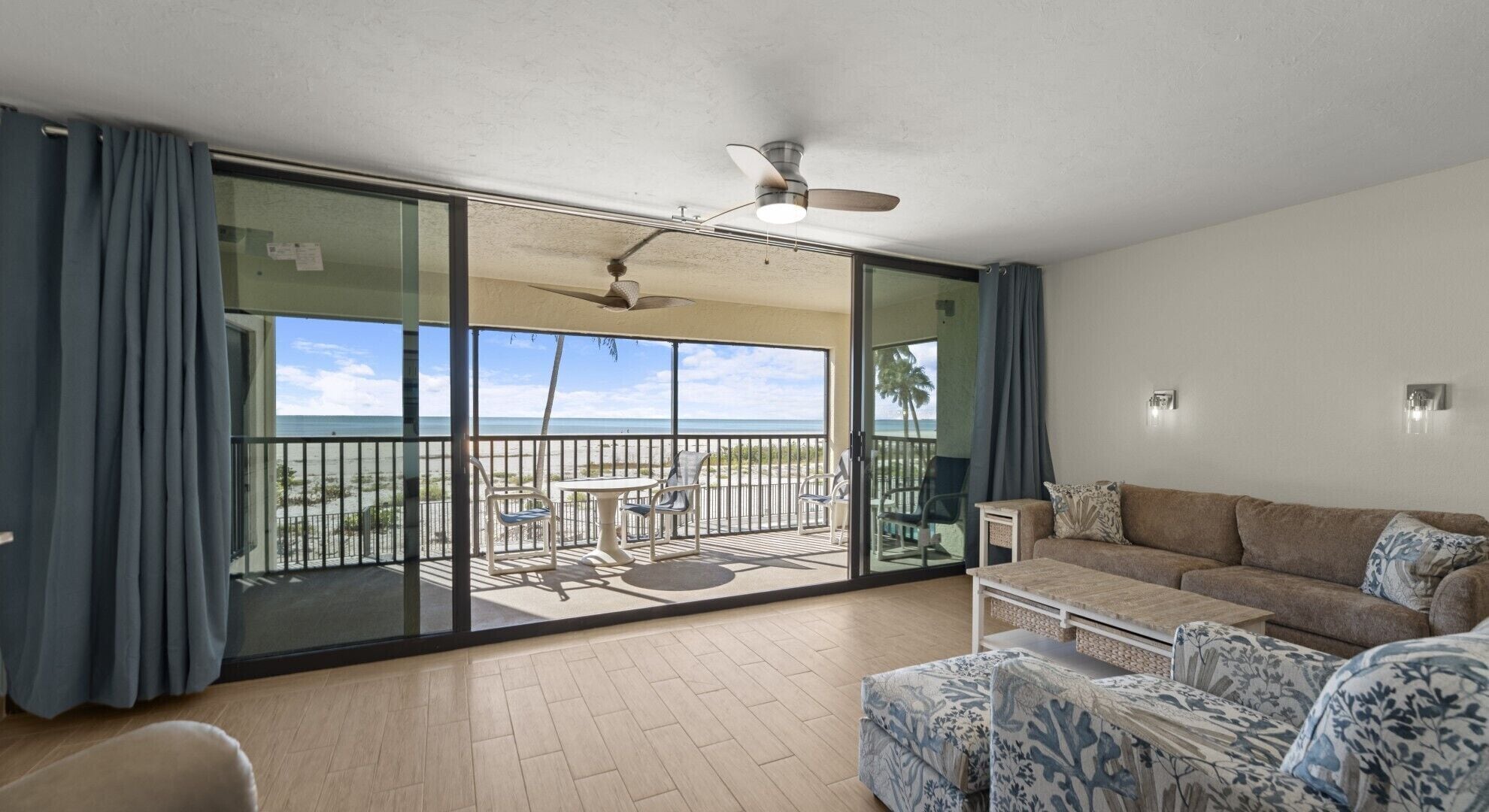 Standard Condo, Beach View | Living area