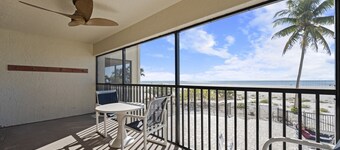 Mariners Boathouse by Coolvacay