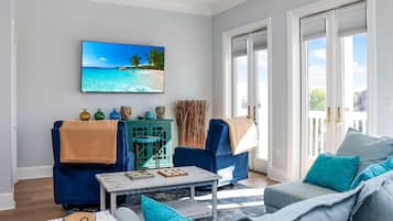 House, Multiple Beds (Pearl of the Cape) | Living area