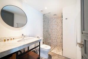 Deluxe Apartment, Balcony, Beach View | Bathroom - 2 BR Condo - Rooftop w Ocean View Joya 2 (Playa del Carmen)